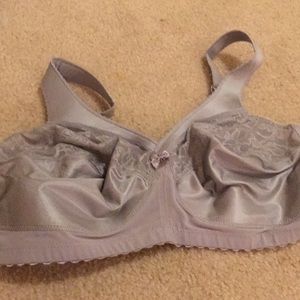 Glamorise bra size 40D new ordered runs BIG gray